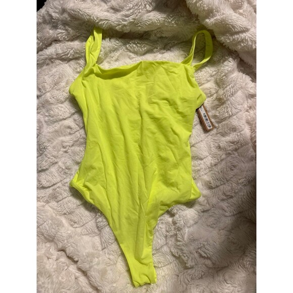 NWT Skims Fits Everybody Square Neck Bodysuit in green highlighter, Size XSmall - Picture 5 of 7